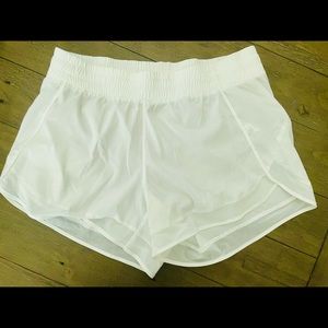 Athleta Mesh Racer Run 4” Short